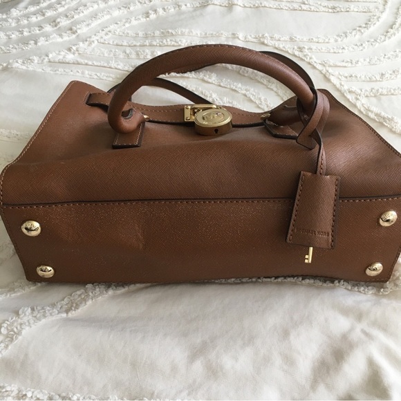 Michael Kors Hamilton Elegant Brown Leather Handbag - Picture 4 of 11